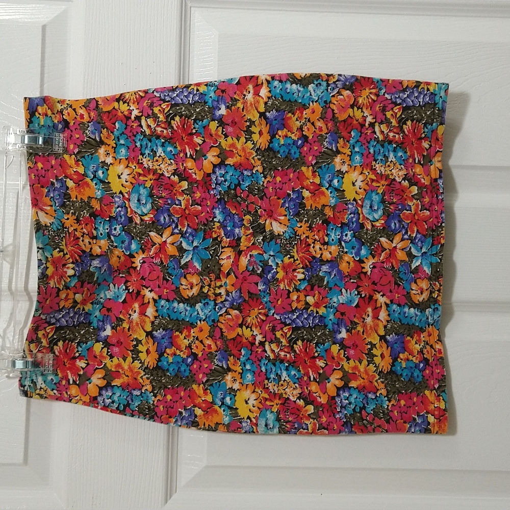 Multicolor floral, stretch skirt, gorgeous autumn colors !